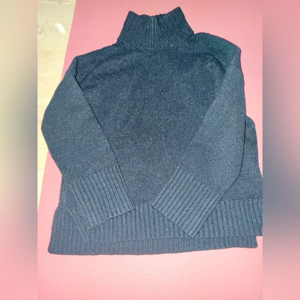 Abercrombie & Fitch Charcoal High Low Navy Turtleneck Sweater size medium